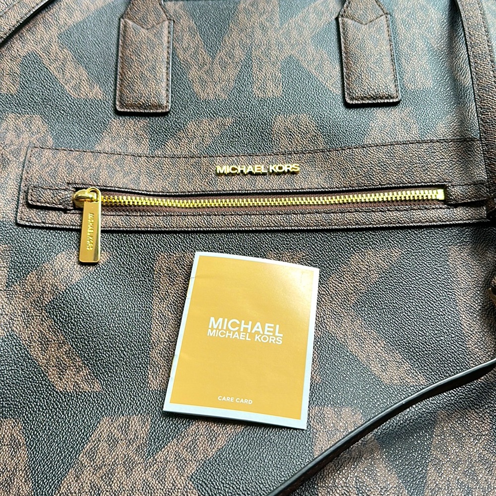 Large Michael Kors MK tote with strap. - Picture 5 of 5